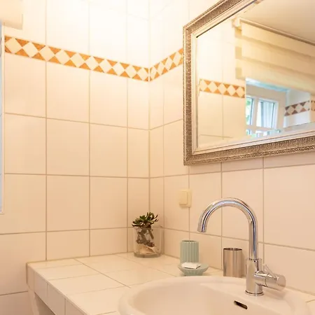 Künstlerhaus Rosenthal 01 Сasa de vacaciones Ahrenshoop